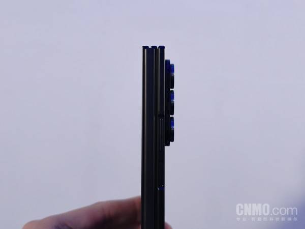 Fold：融合手机平板 三折叠的全新形态开元棋牌网站三星Galaxy Z Tri(图4)