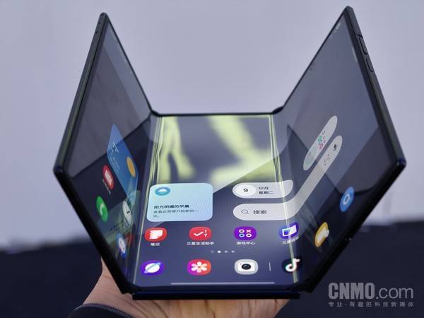 Fold：融合手机平板 三折叠的全新形态开元棋牌网站三星Galaxy Z Tri(图6)
