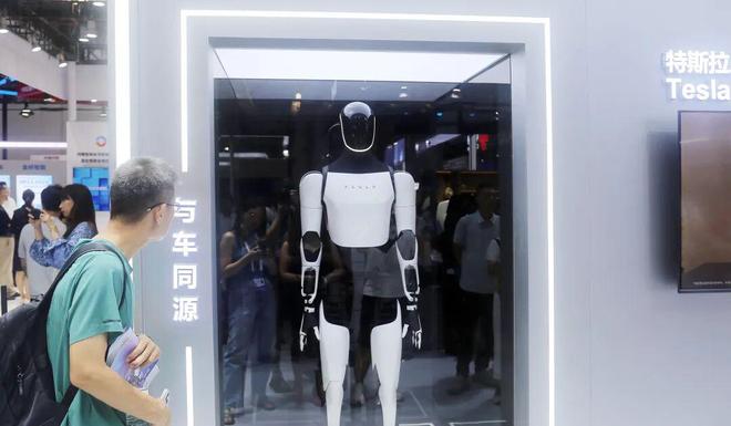 机器人因「手」再次延期；理想回应 MEGA 起火事件 极客早知道开元棋牌appChatGPT 上线「公司知识库」；Optimus(图3)